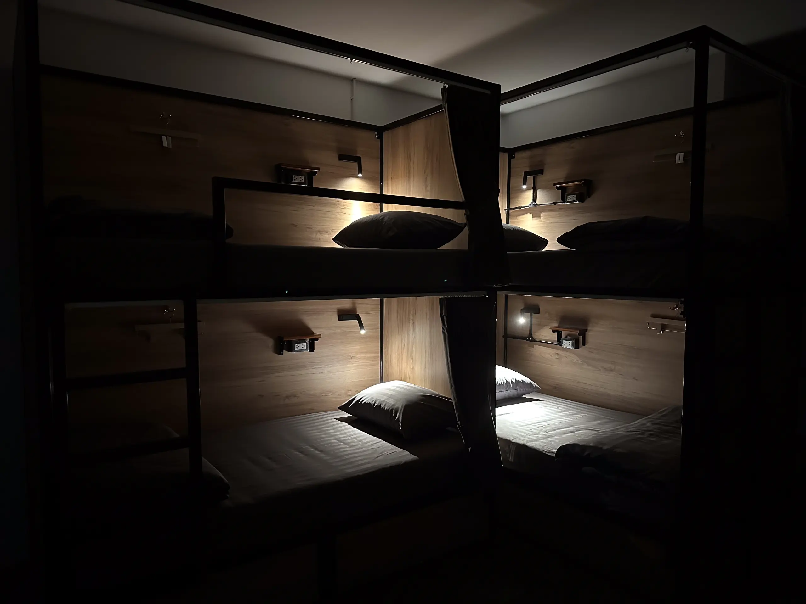 Dormitorio mixto privatizado (4 camas)